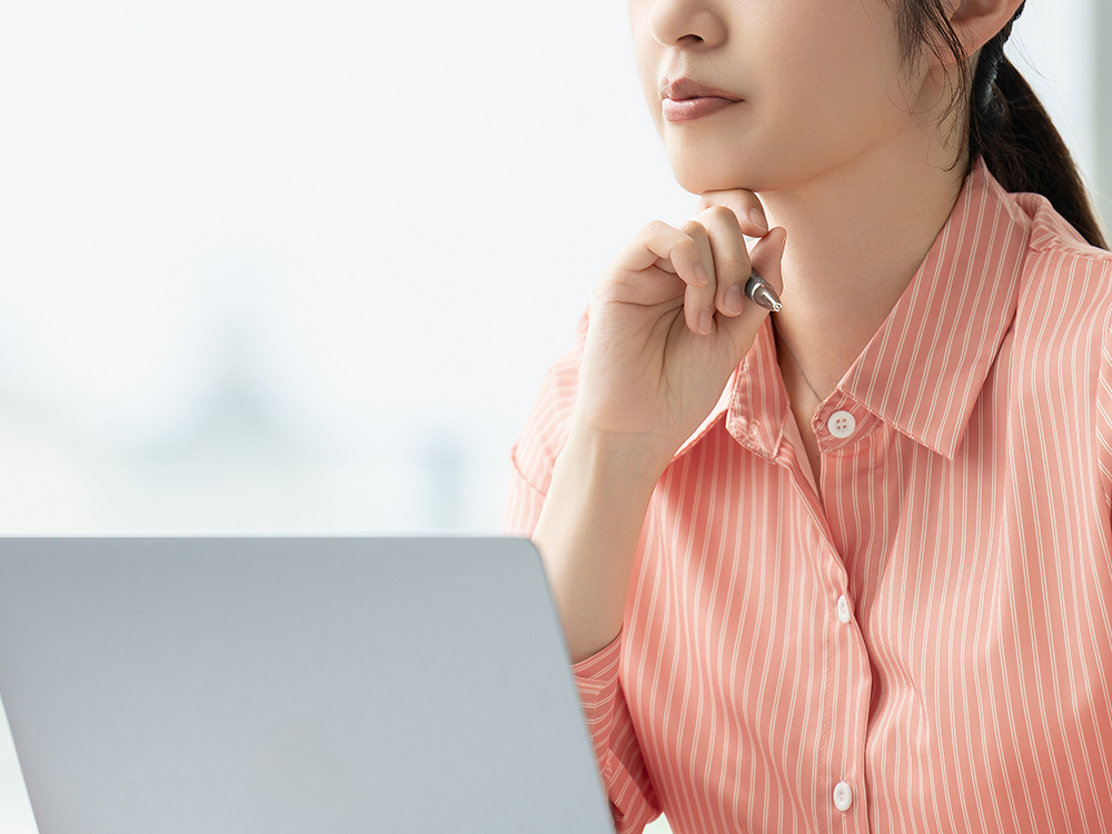 自然な会話で視聴者の満足度を上げたチャットレディの在宅副業